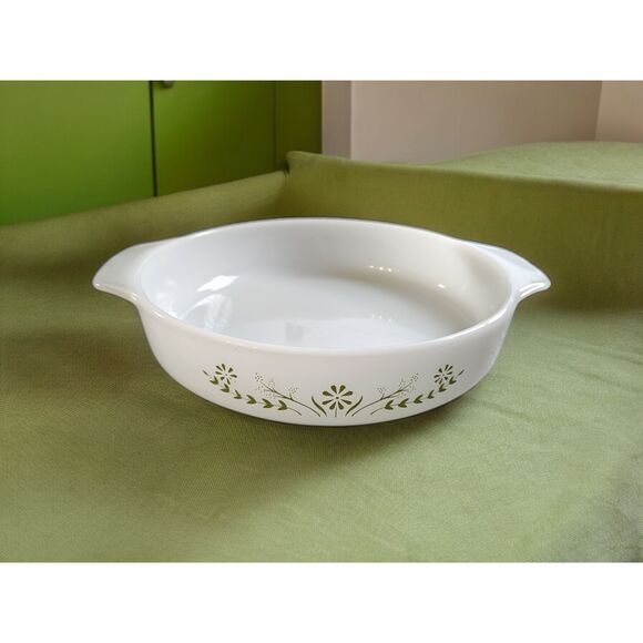 Vintage Glassbake Fire King Casserole Green Daisy Daisies Spring Flower 9" - Picture 1 of 3
